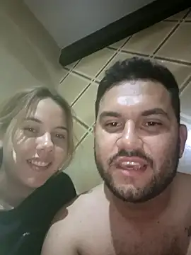 Snapshot of coupleyys chatting on 09/13/25, 02:33 coupleyys online show from 09/13/25, 02:33