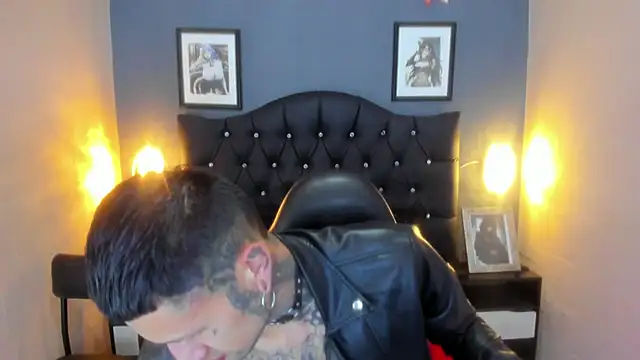 Snapshot of HellBoyInk chatting on 09/18/25, 08:11 HellBoyInk online show from 09/18/25, 08:11