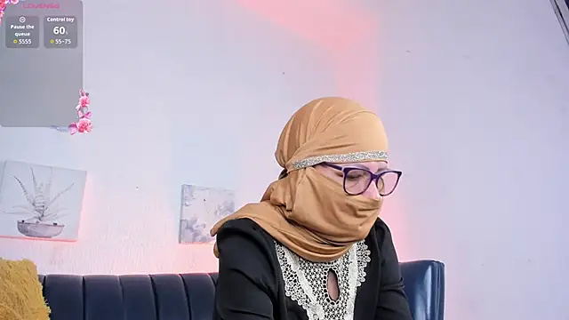 zahra isawii online show from 09/18/25, 09:55