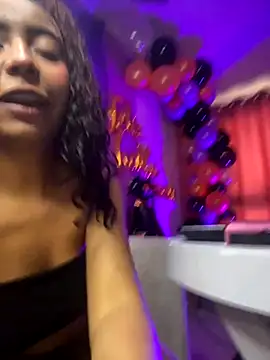 PrettyTiana  online show from 10/09/25, 07:12