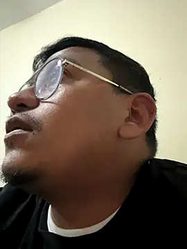 Snapshot of dannybs05 chatting on 10/16/25, 05:19 dannybs05 online show from 10/16/25, 05:19