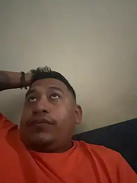 Snapshot of dannybs05 chatting on 10/23/25, 08:40 dannybs05 online show from 10/23/25, 08:40