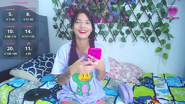 Snapshot of katy_peach chatting on 09/14/25, 08:41 katy peach online show from 09/14/25, 08:41