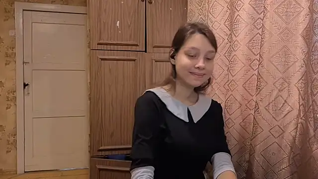 QutieDaSweet online show from 10/28/25, 03:10