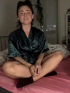 Snapshot of Mia_Winters chatting on 10/24/25, 06:59 Mia Winters online show from 10/24/25, 06:59