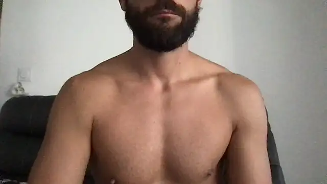 Snapshot of flambeur93 chatting on 09/19/25, 03:34 flambeur93 online show from 09/19/25, 03:34