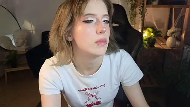 MorgyAsuna  online show from 11/05/25, 01:33