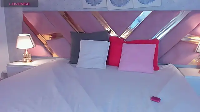 ChloeLaurentt online show from 11/13/25, 02:49