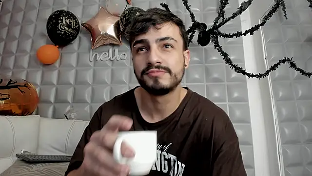 Jack Daniel   online show from 10/22/25, 03:34