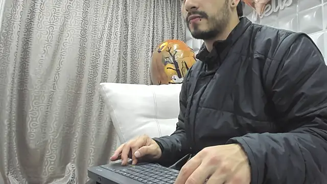 Jack Daniel   online show from 10/27/25, 05:28