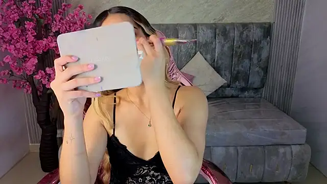 lilith4 s online show from 10/22/25, 10:31