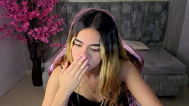 lilith4 s online show from 10/23/25, 10:36