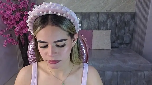 lilith4 s online show from 11/04/25, 08:30