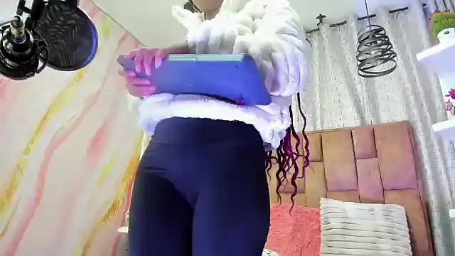 alix noa online show from 10/31/25, 05:03