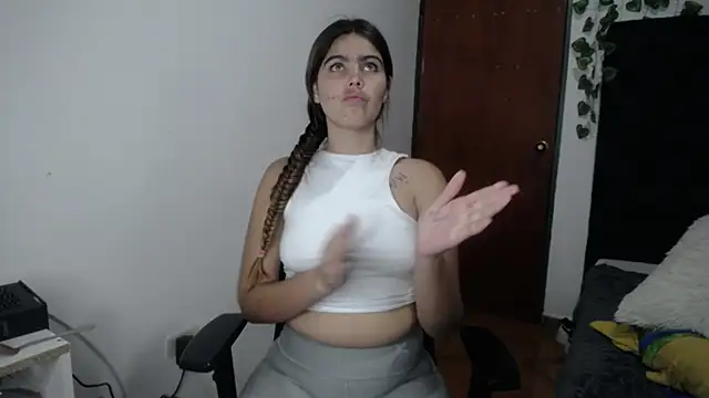 isabel 09 online show from 10/17/25, 03:36