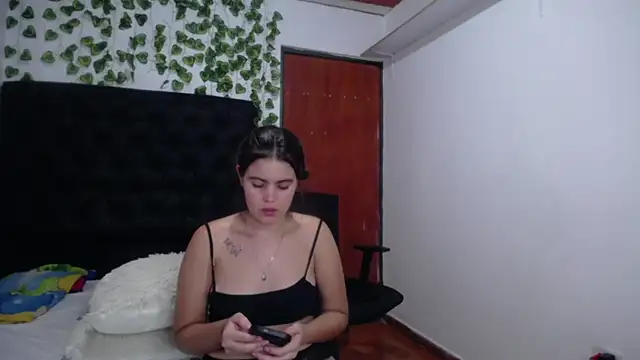 isabel 09 online show from 11/08/25, 03:34