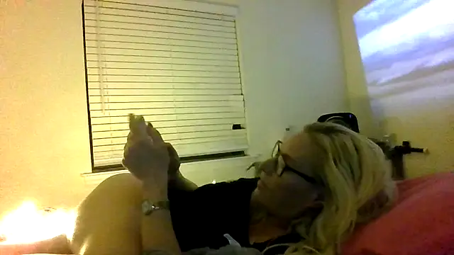 JemTastic online show from 09/18/25, 01:40