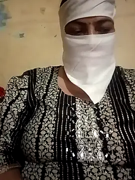 Love-890 online show from 10/17/25, 02:19