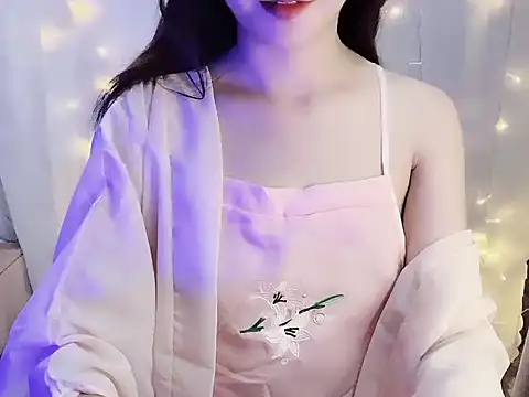 Snapshot of Seradang chatting on 10/09/25, 04:27 Seradang online show from 10/09/25, 04:27