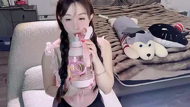 naiyaomeimei online show from 10/13/25, 01:00