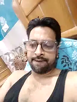 Snapshot of mohsin99272 chatting on 09/17/25, 09:33 mohsin99272 online show from 09/17/25, 09:33