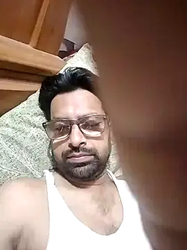 Snapshot of mohsin99272 chatting on 09/29/25, 04:17 mohsin99272 online show from 09/29/25, 04:17