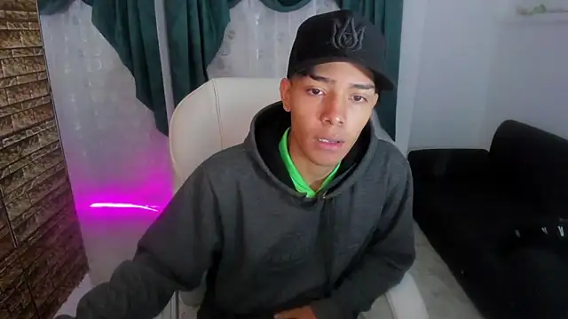 Hunteer Boy online show from 10/20/25, 06:52