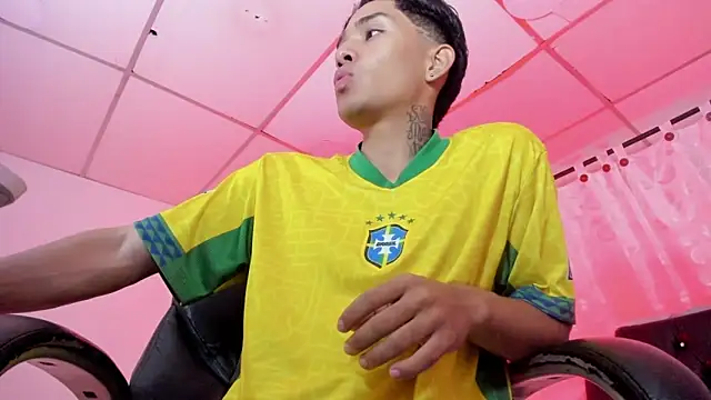 Hunteer Boy online show from 11/15/25, 04:54