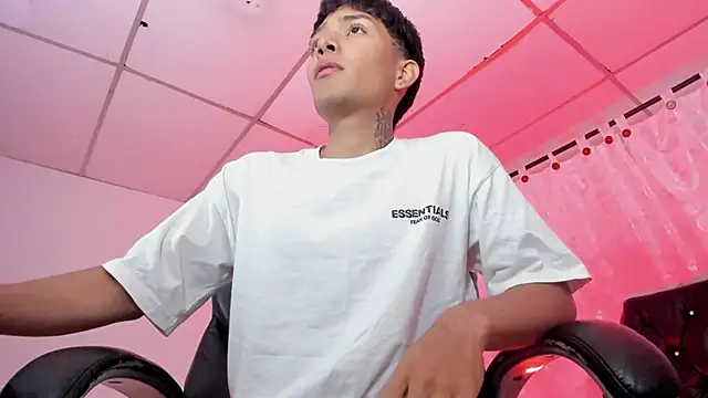 Hunteer Boy online show from 11/20/25, 04:45