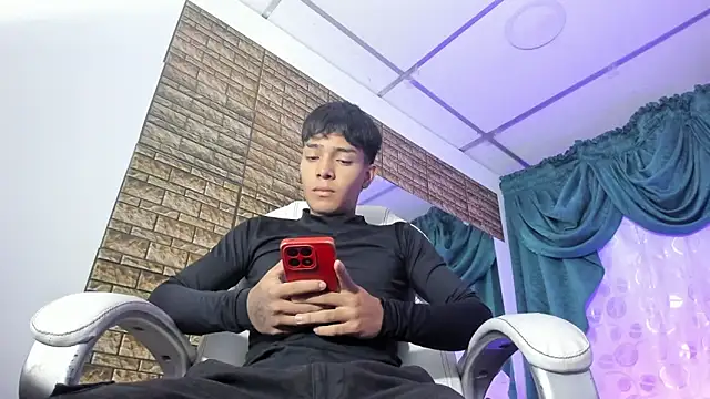 Hunteer Boy online show from 11/21/25, 07:12