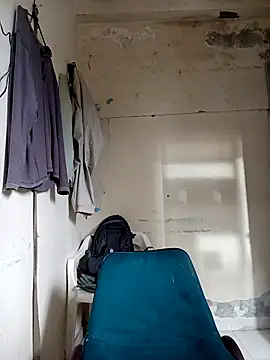 Snapshot of zamir_adam chatting on 10/15/25, 12:05 zamir adam online show from 10/15/25, 12:05