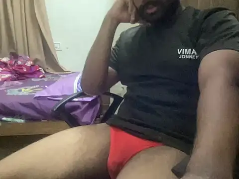 Snapshot of johny_lovee chatting on 10/19/25, 10:32 johny lovee online show from 10/19/25, 10:32