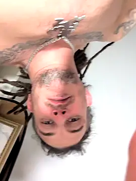 Snapshot of Clownboi17 chatting on 11/13/25, 01:37 Clownboi17 online show from 11/13/25, 01:37