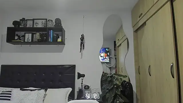 Arnolwilliams online show from 11/01/25, 02:13