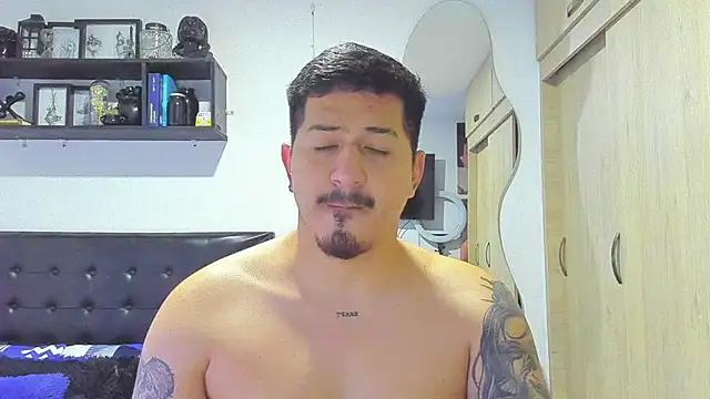 Arnolwilliams online show from 11/25/25, 01:49