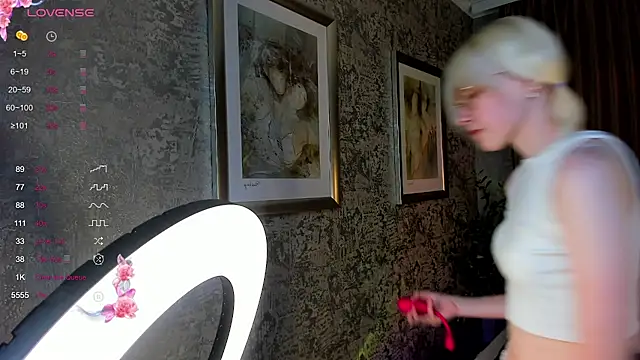 AlettaEve online show from 10/15/25, 03:12