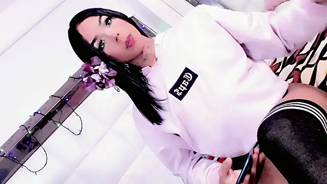 leah fernanda online show from 09/22/25, 06:15