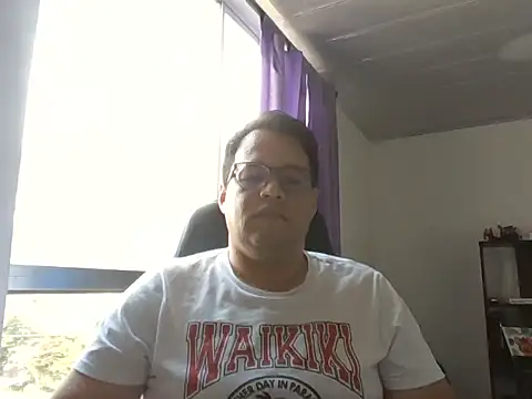 Snapshot of Alpha-Bear chatting on 09/27/25, 05:07 Alpha-Bear online show from 09/27/25, 05:07