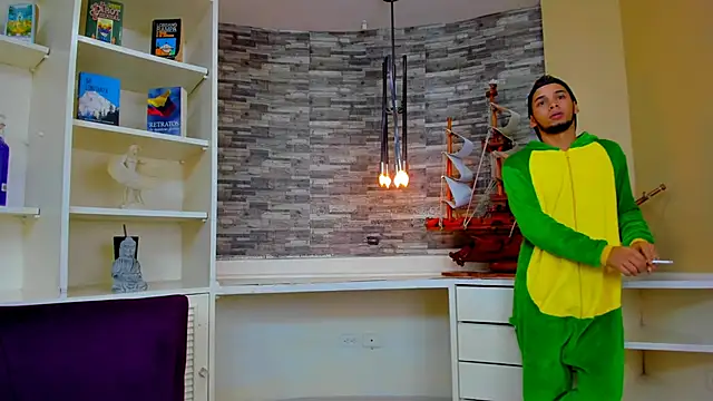 Juicy Creww online show from 09/17/25, 10:28