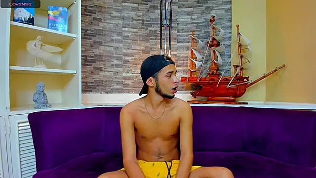 Juicy Creww online show from 09/25/25, 09:57