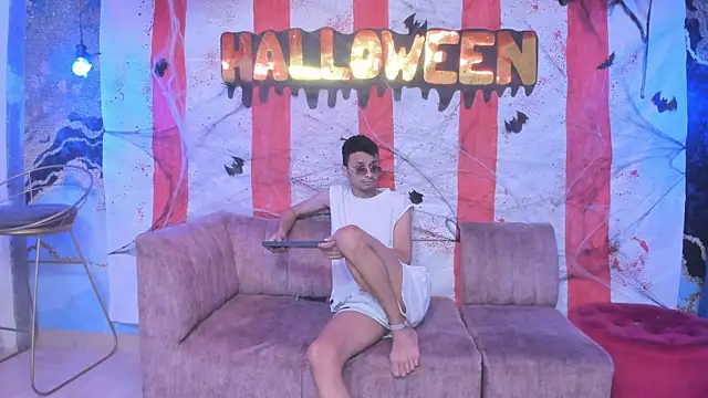 Juicy Creww online show from 10/16/25, 09:43