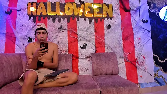 Juicy Creww online show from 10/31/25, 08:59