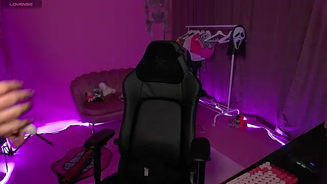 Snapshot of kaylaxsweet chatting on 11/05/25, 08:31 kaylaxsweet online show from 11/05/25, 08:31