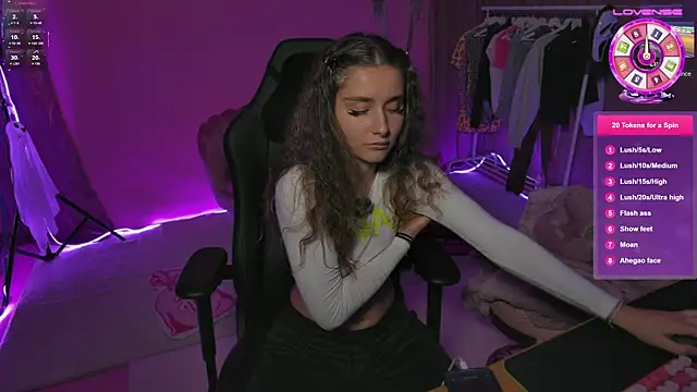 Snapshot of kaylaxsweet chatting on 11/07/25, 07:58 kaylaxsweet online show from 11/07/25, 07:58