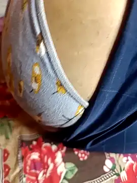 Romantic couple89 online show from 10/06/25, 04:48