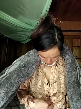 lily-00 online show from 11/22/25, 06:23