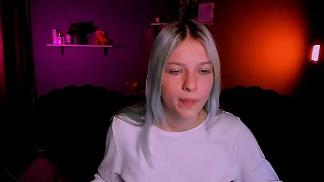 kaela spell  online show from 10/17/25, 01:03