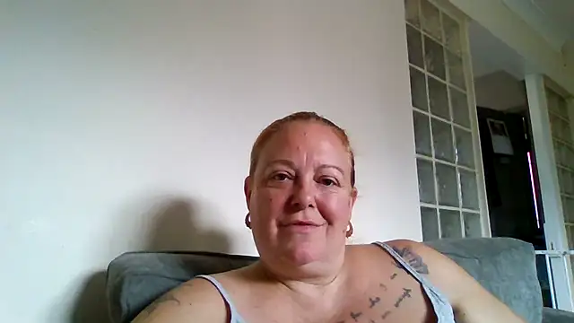 Snapshot of prettysexy2711 chatting on 10/07/25, 11:07 prettysexy2711 online show from 10/07/25, 11:07