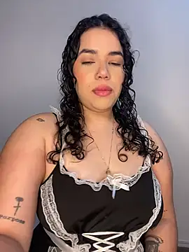 krisstenSantos online show from 11/18/25, 12:20