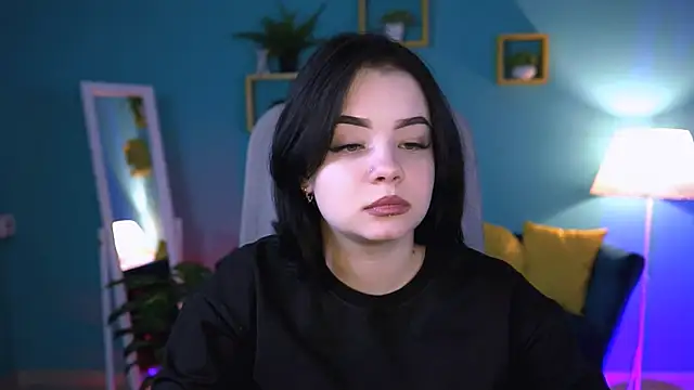 leslierowe  online show from 10/16/25, 04:19